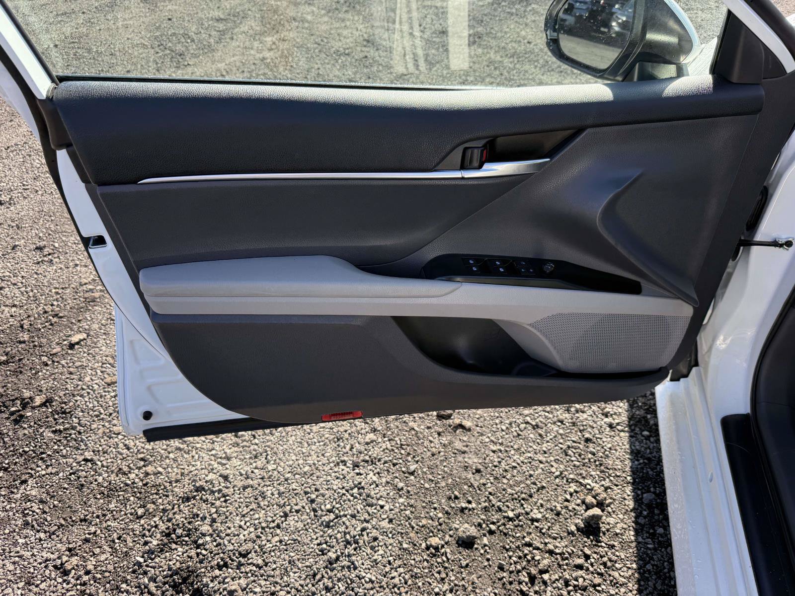 Used 2020 Toyota Camry LE FWD image 12