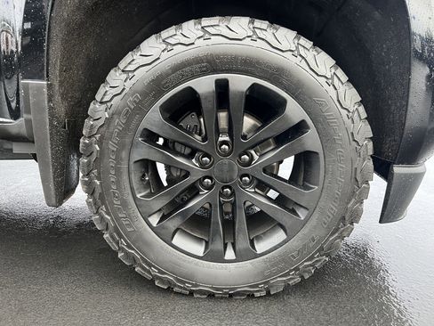 Used 2016 GMC Canyon SLT image 12