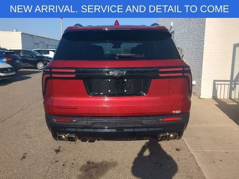 Used 2025 Chevrolet Traverse LT w/ Midnight/Sport Edition image 6