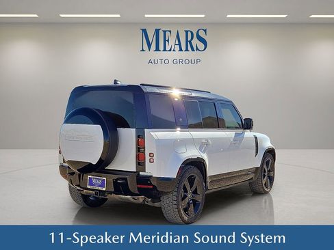 Used 2024 Land Rover Defender 110 X-Dynamic SE image 6