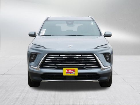 Used 2025 Buick Enclave Preferred image 2