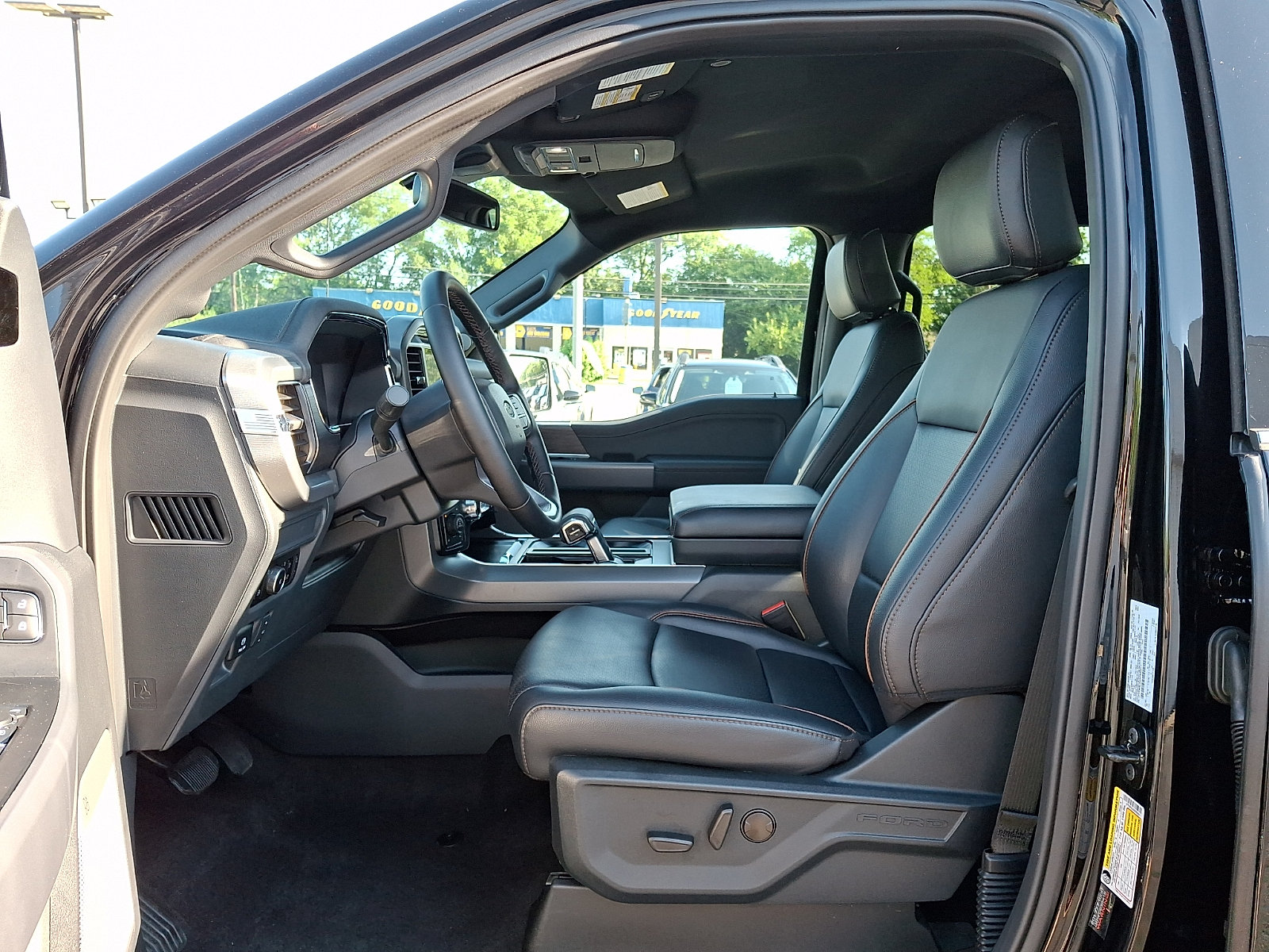 Used 2025 Ford F150 Lariat w/ Equipment Group 501A Mid AWD/4WD image 14