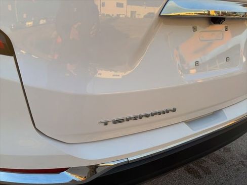 Used 2024 GMC Terrain SLT image 42