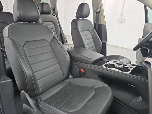 Certified 2025 Volkswagen Atlas SEL AWD/4WD image 10