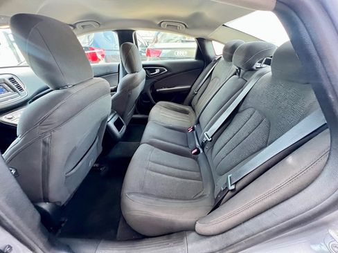 Used 2016 Chrysler 200 Limited image 14
