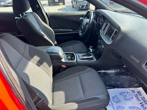 Used 2022 Dodge Charger SXT RWD image 25