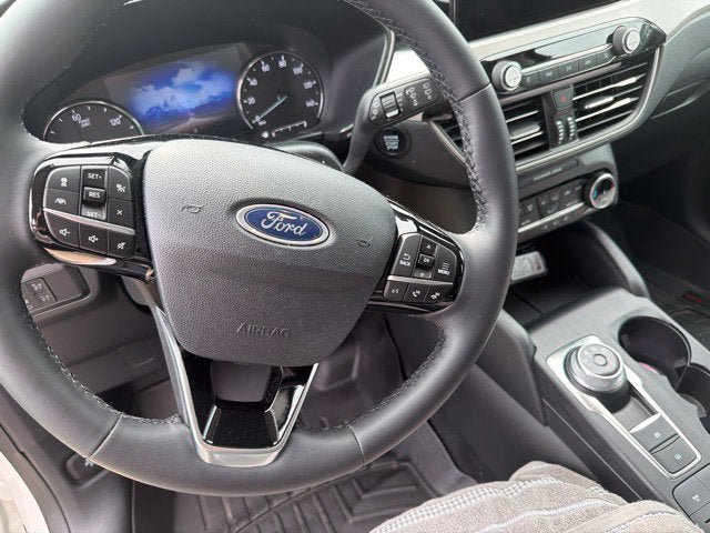 Used 2022 Ford Escape SEL FWD image 11