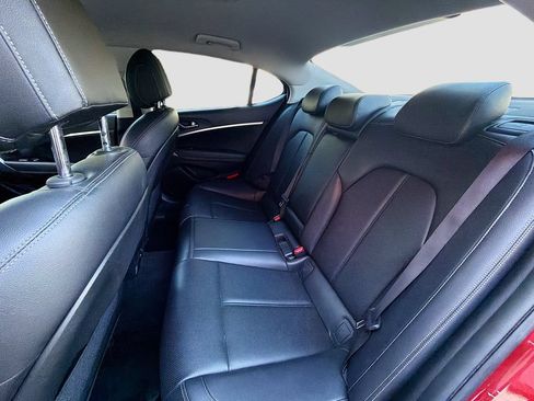 Used 2022 Genesis G70 2.0T RWD image 24