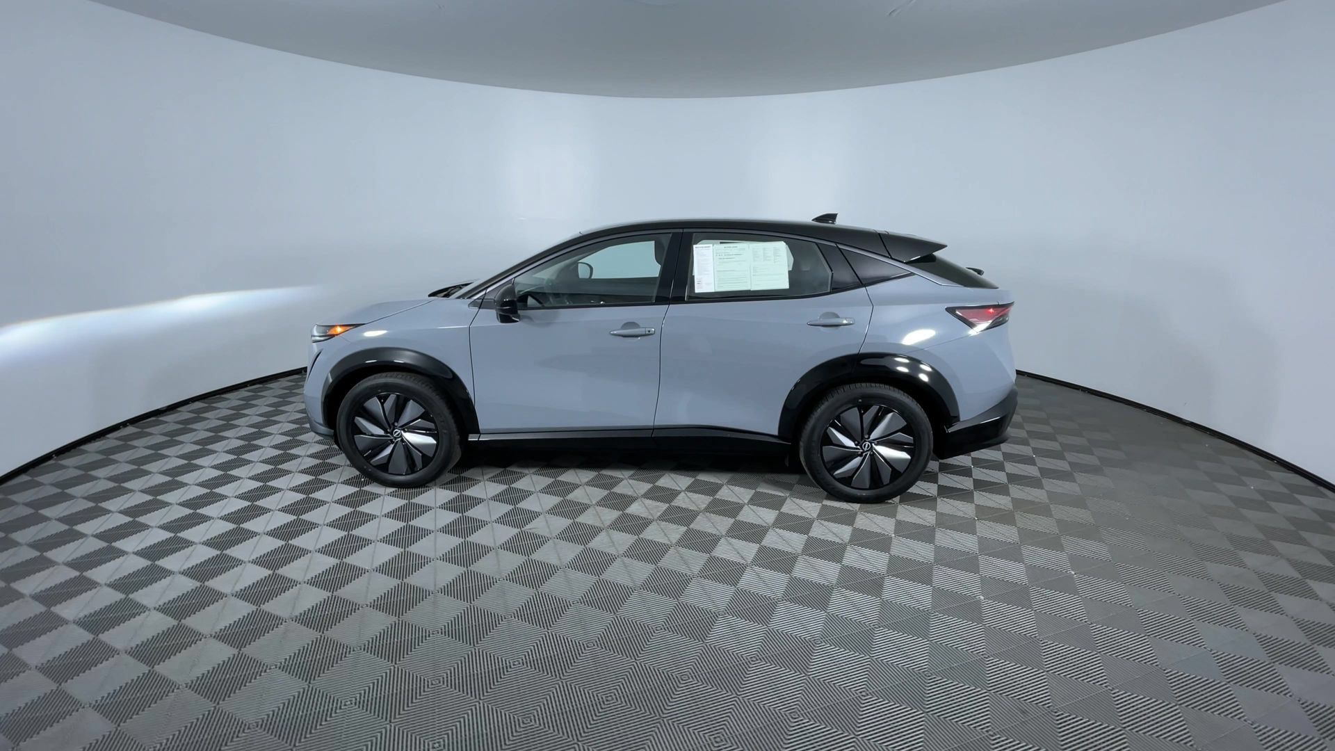 Used 2024 Nissan Ariya AWD image 6