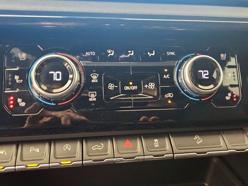 Used 2024 GMC Sierra 1500 AT4 w/ AT4 Preferred Package image 24