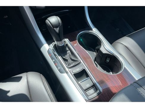 Certified 2017 Acura TLX FWD image 31