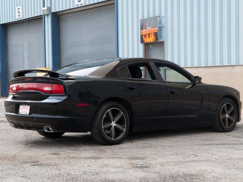 Used 2013 Dodge Charger SE RWD image 13
