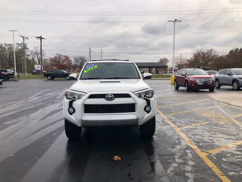 Used 2018 Toyota 4Runner TRD Off-Road Premium image 5