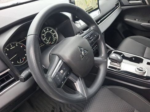 Used 2025 Mitsubishi Outlander ES AWD/4WD image 25