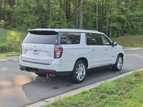 Used 2021 Chevrolet Suburban High Country AWD/4WD image 13
