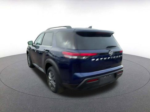 Used 2025 Nissan Pathfinder SV image 11