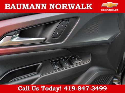 Used 2025 Chevrolet Equinox EV RS FWD image 14