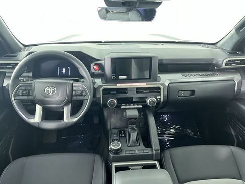 Used 2026 Toyota Tacoma TRD Off-Road AWD/4WD image 19