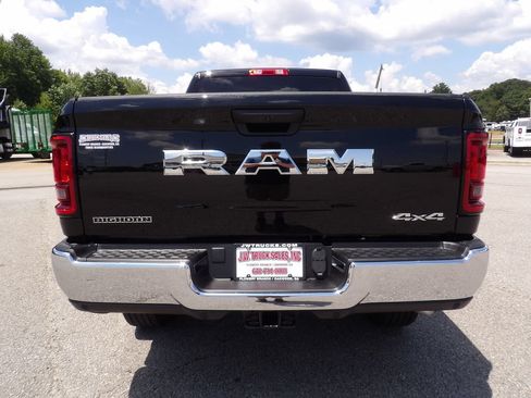 Used 2026 RAM 2500 Big Horn AWD/4WD image 6