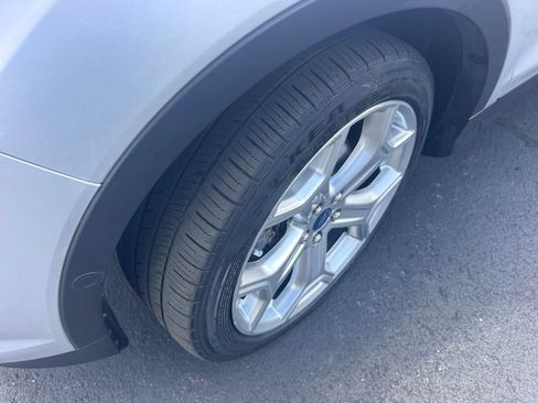 Used 2019 Ford Escape Titanium AWD/4WD image 16