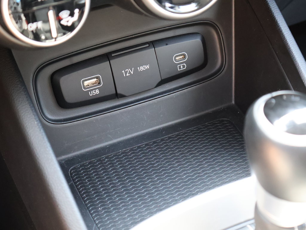 Used 2025 Hyundai Venue SEL FWD image 36