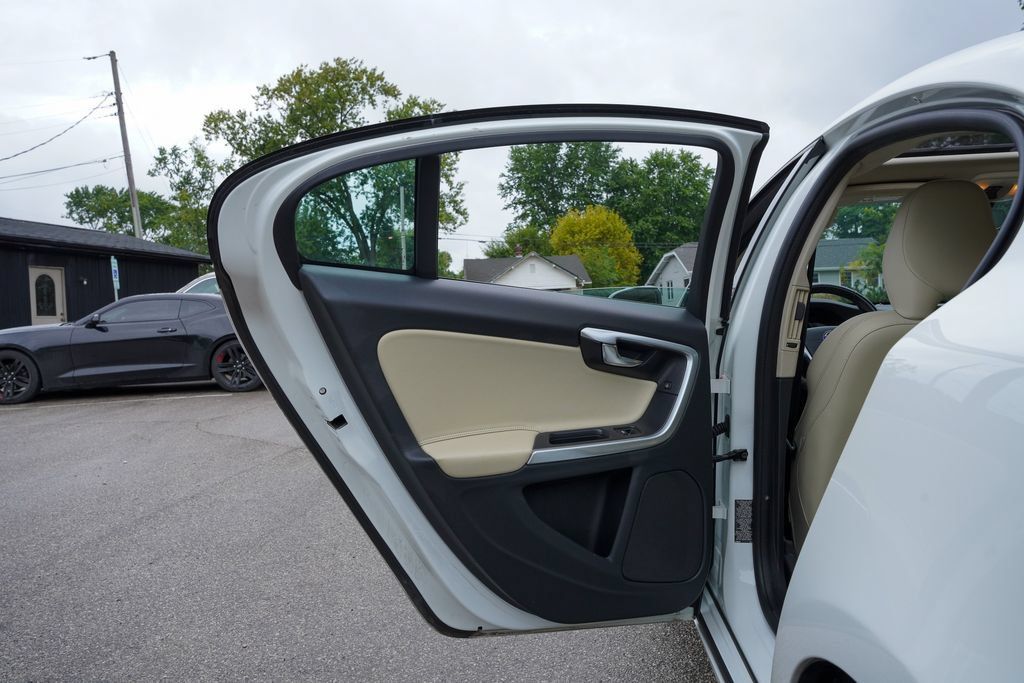 Used 2018 Volvo S60 T5 Dynamic w/ Vision Package AWD/4WD image 29