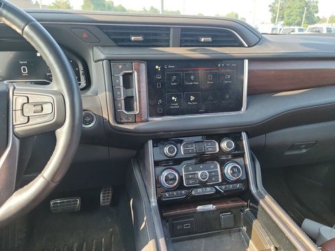Used 2023 GMC Yukon XL Denali Ultimate image 16