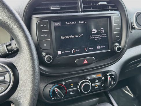 Used 2023 Kia Soul LX w/ LX Technology Package FWD image 25