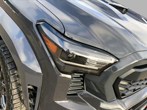 Used 2024 Toyota Tacoma TRD Sport RWD image 27