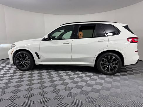 Used 2023 BMW X5 xDrive40i w/ M Sport Package image 2