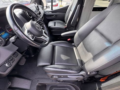 Used 2020 Mercedes-Benz Sprinter 4500 image 19