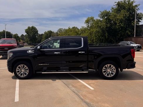 Used 2024 GMC Sierra 1500 Denali w/ Technology Package AWD/4WD image 4