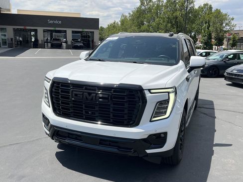 Used 2025 GMC Yukon XL Denali AWD/4WD image 2