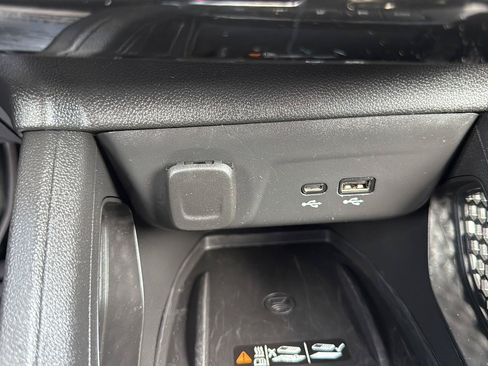 Used 2025 Chevrolet TrailBlazer LT w/ Convenience Package AWD/4WD image 19