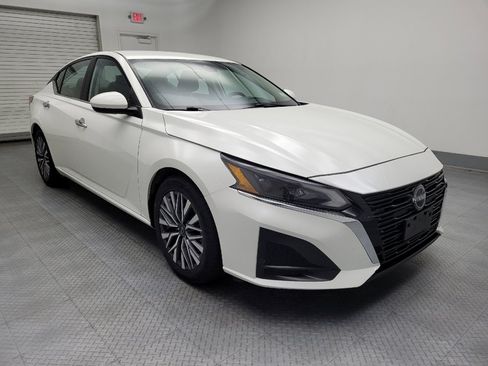 Used 2023 Nissan Altima 2.5 SV image 13