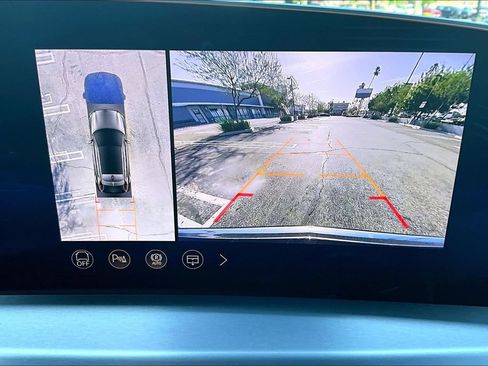 New 2026 Cadillac Lyriq Luxury w/ LPO, Floor Liner Package AWD/4WD image 25