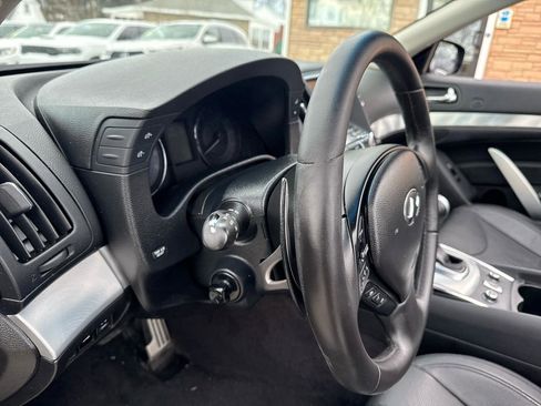 Used 2014 INFINITI Q60 Convertible w/ Premium Package image 26