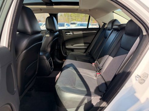 Used 2017 Chrysler 300 C w/ Safetytec Plus Group image 16