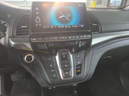 Used 2025 Honda Odyssey Sport-L image 3