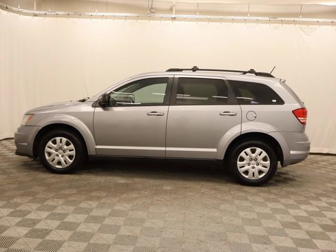 Used 2016 Dodge Journey SE image 2