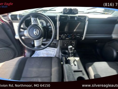 Used 2007 Toyota FJ Cruiser 4WD image 11