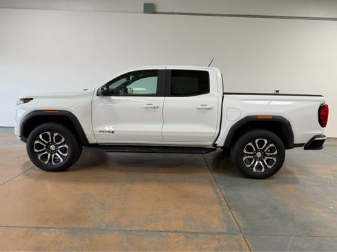 Used 2024 GMC Canyon AT4 w/ Technology Package AWD/4WD image 2