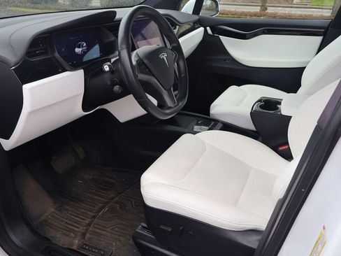 Used 2020 Tesla Model X Long Range image 4