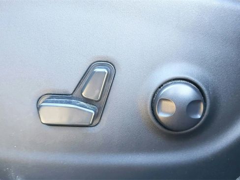 Used 2022 Jeep Cherokee Trailhawk image 17