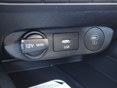 New 2026 Hyundai Elantra Limited FWD image 18