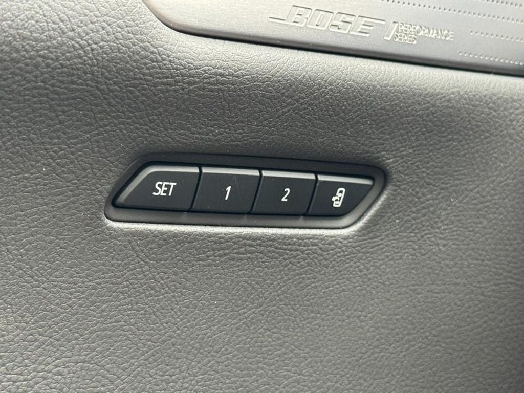 Used 2024 Cadillac XT6 Premium Luxury w/ Technology Package AWD/4WD image 16