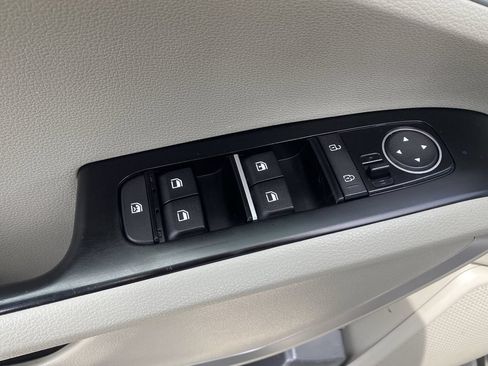 Used 2022 Kia Soul LX FWD image 24