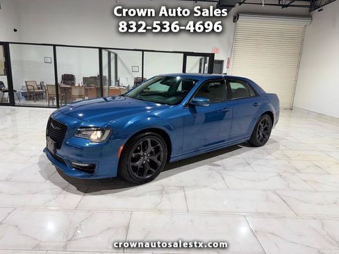 Used 2021 Chrysler 300 Touring L RWD image 1