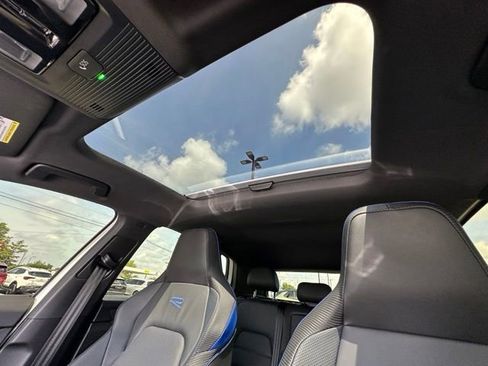 Certified 2025 Volkswagen Golf R Black Edition AWD/4WD image 26