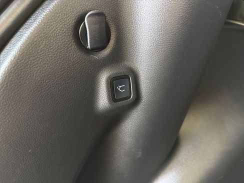 Used 2022 Jeep Compass Limited w/ Elite Group AWD/4WD image 11